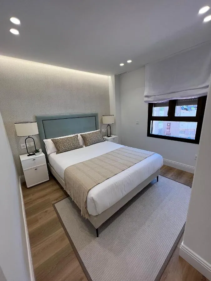 Donoso Cortes & Free Parking By Ele Apartments Malaga