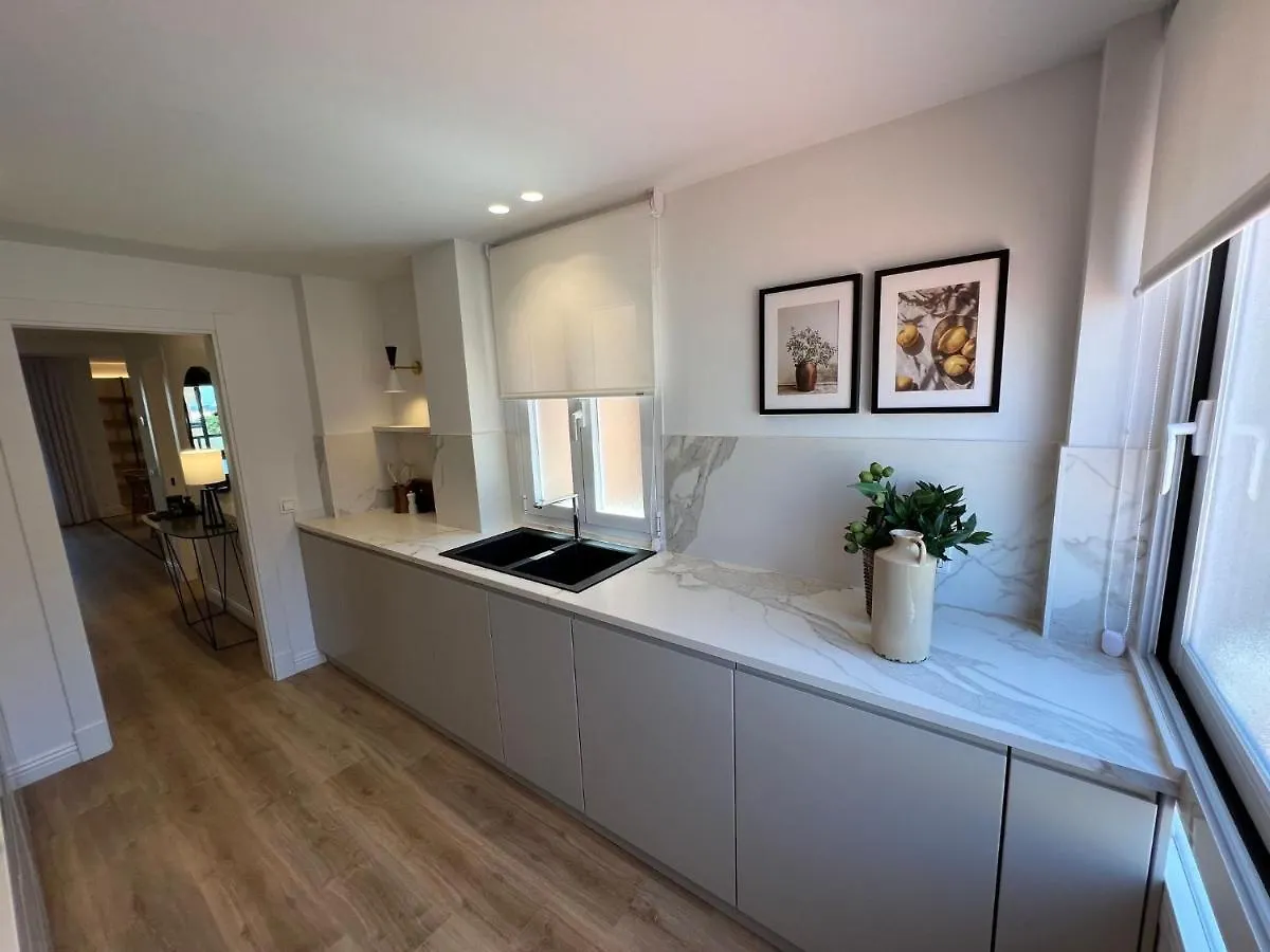 Donoso Cortes & Free Parking By Ele Apartments Malaga
