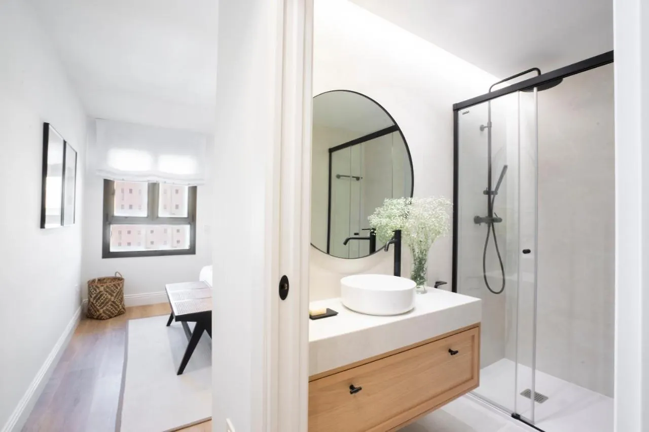 Donoso Cortes & Free Parking By Ele Apartments Malaga