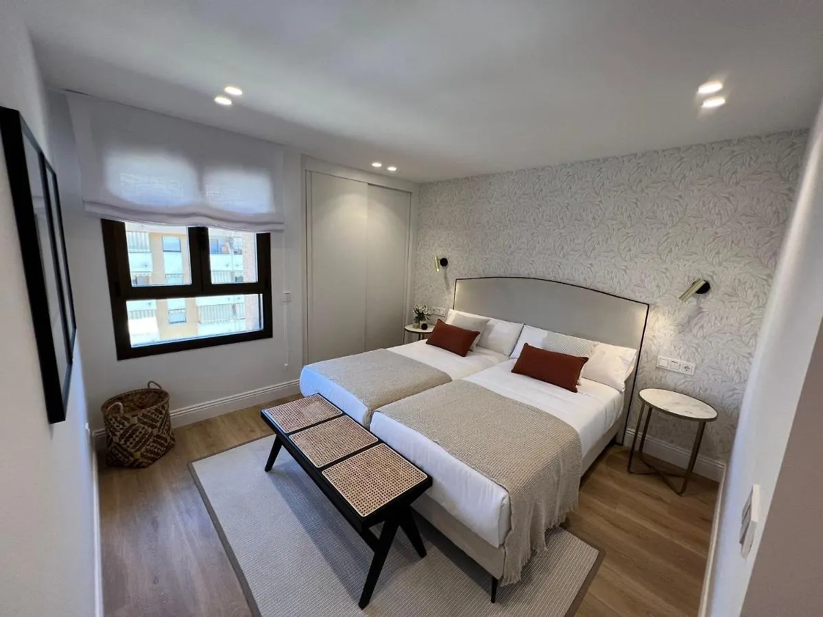 Donoso Cortes & Free Parking By Ele Apartments Malaga