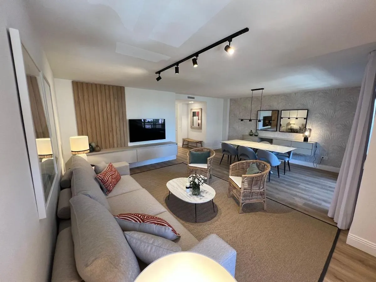 Donoso Cortes & Free Parking By Ele Apartments location